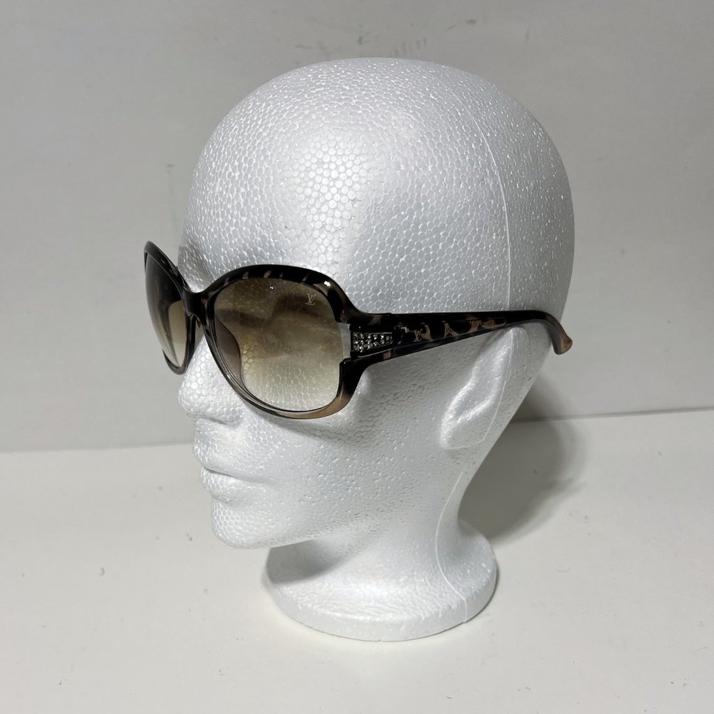 Authentic LOUIS VUITTON Vintage Sunglasses, Tortoise shell Rhinestone Frames - Picture 11 of 12